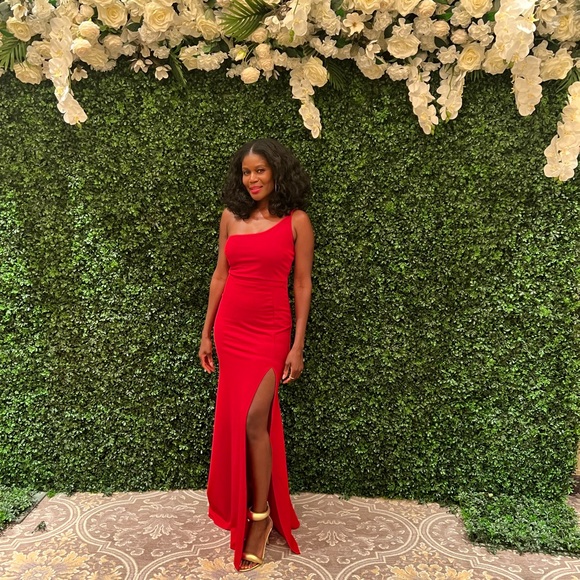 One Shoulder Red Gown - Picture 2 of 3